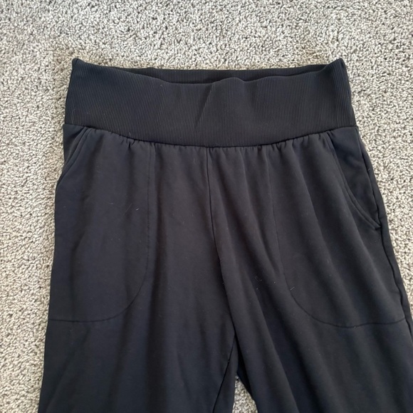 Nike Yoga Women’s Flow Hyper 7/8 Sweat Pants CJ3827 Black Size Medium - Picture 4 of 6